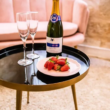 Apartment Romantique Avec Jacuzzi - Hypercentre, Place Jean Jaures Montpellier