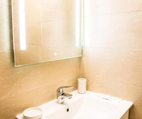 Romantique Avec Jacuzzi - Hypercentre, Place Jean Jaures Μονπελιέ